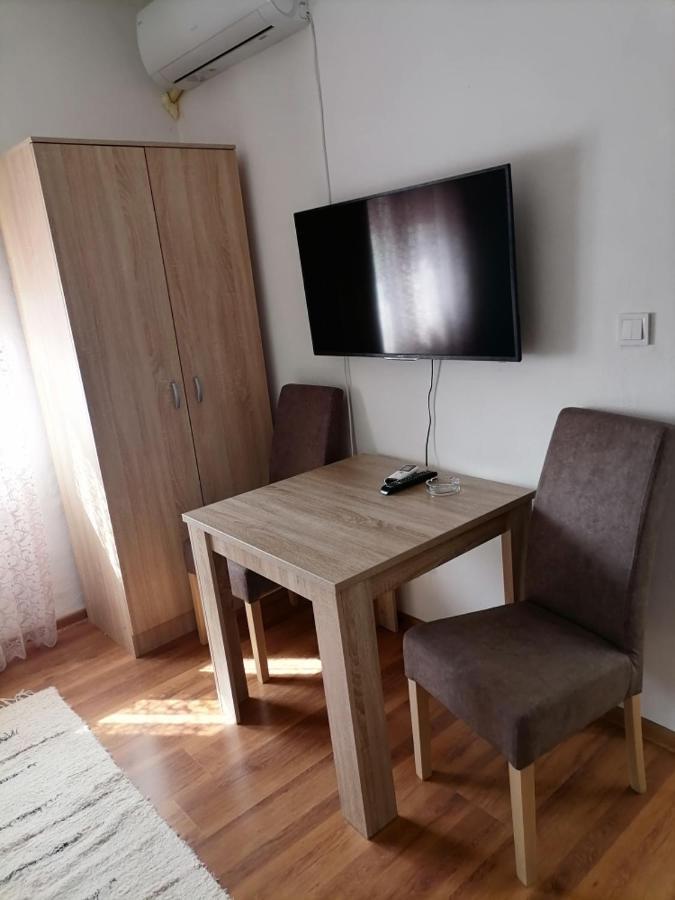 Apartmani 15 센틴제 외부 사진